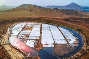 Salinas de Pedra de Lume — A Experiência de Flutuar num Vulcão em Cabo Verde